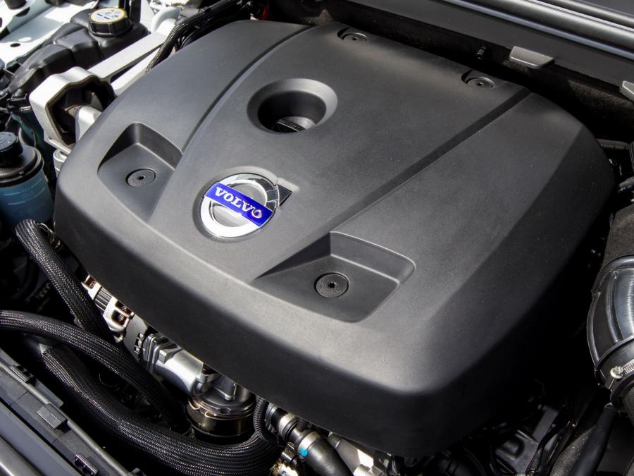 Volvo XC60 T6 2013 года  (фото 12 из 17)